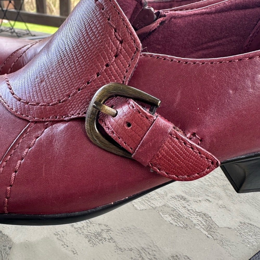 Clarks Burgundy Leather Heeled Loafers Buckle Detail Comfort ShoesWoman's 11 N - Picture 9 of 9